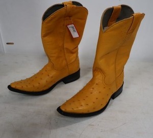 lot 304 image: Light brown color ostrich boots size 8.5