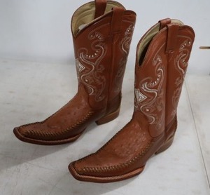 lot 305 image: Red Diamond brown color boots size 8.5