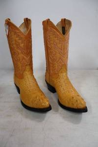 lot 320 image: Hacienda buttercup color boots size 9