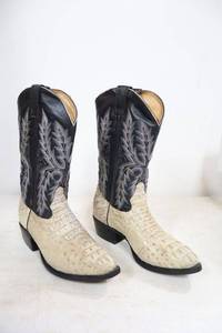 lot 321 image: Black and natural white leather boots size 9