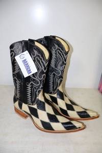 lot 169 image: Herrera black and white color boots size 8.5