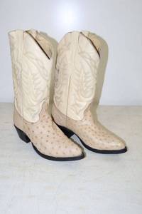 lot 177 image: Bone color ostrich boots size 8.5