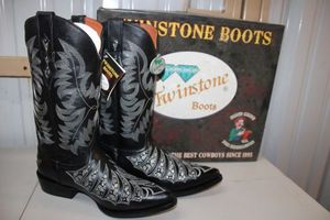 lot 12 image: Twinstone black boots size 7.5