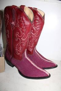 lot 104 image: Red Diamond wine color boots size 10