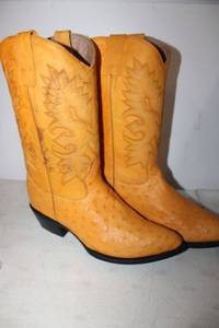 lot 105 image: Hacienda golden butter color boots size 10 as shown