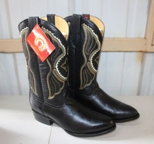 lot 35 image: Tierra Blanca black boots size 9