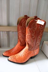 lot 49 image: Hacienda Two tone brown color boots size 9.5