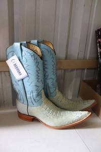 lot 51 image: Herrera Caiman blue color boots size 9