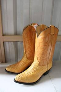 lot 55 image: Hacienda Golden butter color boots size 9.5