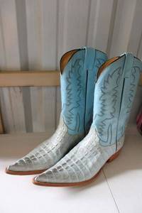 lot 66 image: Herrera Caimna blue color boots size 9.5
