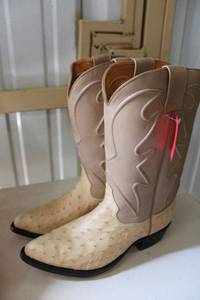 lot 86 image: Ostrich taupe color boots size 9.5