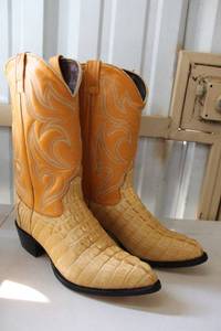 lot 92 image: Buttercup color boots size 9.5