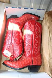 lot 97 image: Red boots size 5