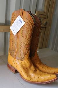 lot 100 image: Herrera Mandarin color boots size 6.5