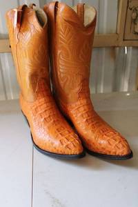 lot 204 image: Mandarin color boots size 11.5