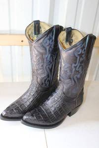 lot 207 image: Black color boots size 6