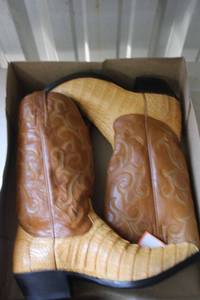 lot 214 image: Brown color boots size 9.5