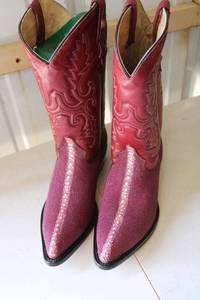 lot 215 image: Red Diamond wine color boots size 9.5
