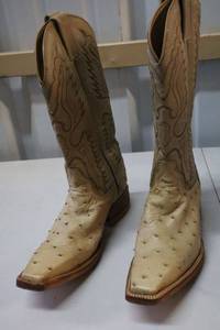 lot 231 image: Herrera Orix color ostrich boots size 5