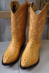 lot 247 image: Hacienda Mandarin color leather boots size 9.5