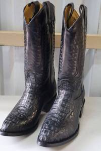 lot 248 image: Black color leather boots size 9.5