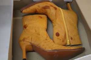 lot 261 image: Herrera womens heel short boots golden butter color size 5 as shown
