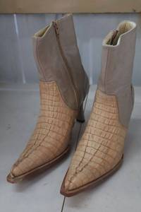 lot 264 image: Herrera womens heel short boots bone color size 5