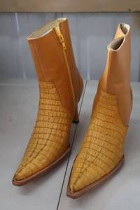 lot 265 image: Herrera womens heel short boots golden butter color size 5