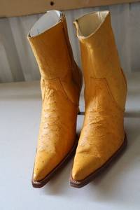 lot 275 image: Herrera womens heel short boots golden butter color size 5.5