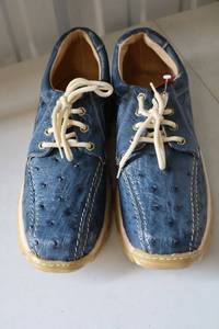 lot 281 image: Herrera leather tennis shoes blue color size 9.5