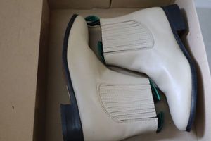 lot 298 image: La Barca short boot bone color size 8.5