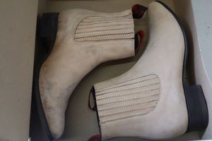 lot 295 image: Red Diamond short boot bone color size 9 as shown