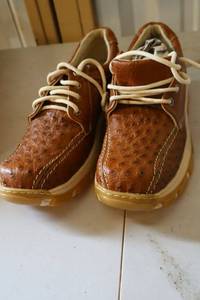 lot 406 image: Herrera leather tennis shoes brown color size 9.5