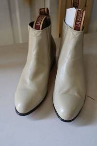lot 407 image: La Barca short boot bone color size 7.5