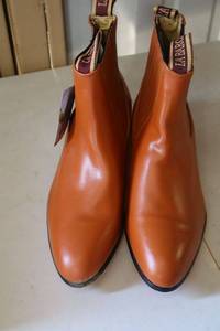 lot 427 image: La Barca short boot brown color size 7