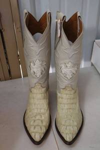 lot 475 image: Bone color croc boots size 7