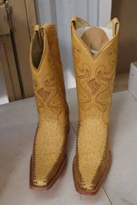 lot 488 image: Red Diamond golden butter color boots size 7