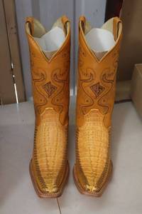 lot 504 image: Red Diamond golden brown color boots size 7