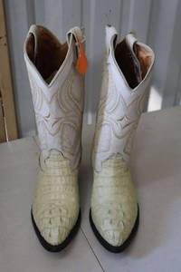 lot 508 image: Bone color croc boots size 7