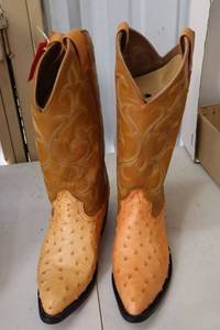 lot 527 image: Golden brown color ostrich boots size 8.5