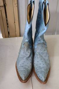 lot 530 image: Herrera baby blue color ostrich boots size 9.5