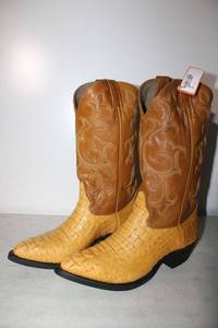 lot 323 image: Hacienda light brown color boots size 9