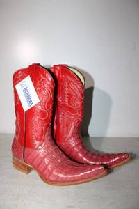lot 327 image: Hacienda red color boots size 6.5