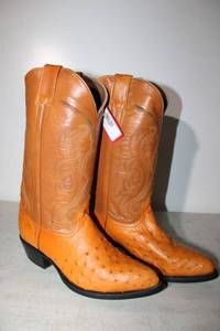 lot 331 image: Light brown color ostrich boots size 8.5