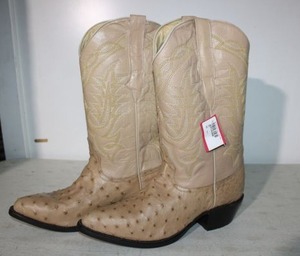 lot 332 image: Hacienda bone color boots size 8.5