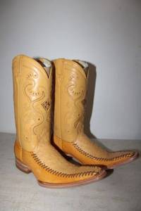 lot 338 image: Red Diamond golden butter color boots size 8.5