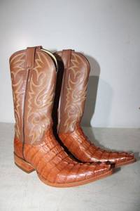 lot 349 image: Herrera Cognac brown color boots size 6.5