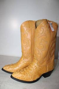 lot 350 image: Buttercup mango color boots size 8