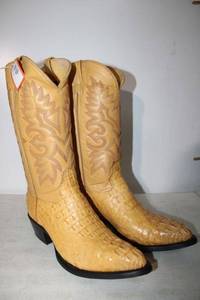 lot 352 image: Hacienda golden butter color boots size 10.5