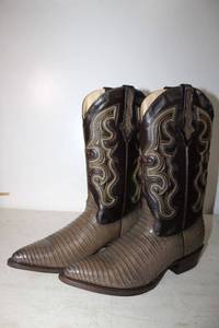 lot 353 image: Red diamond coffee brown color lizard boots size 9.5